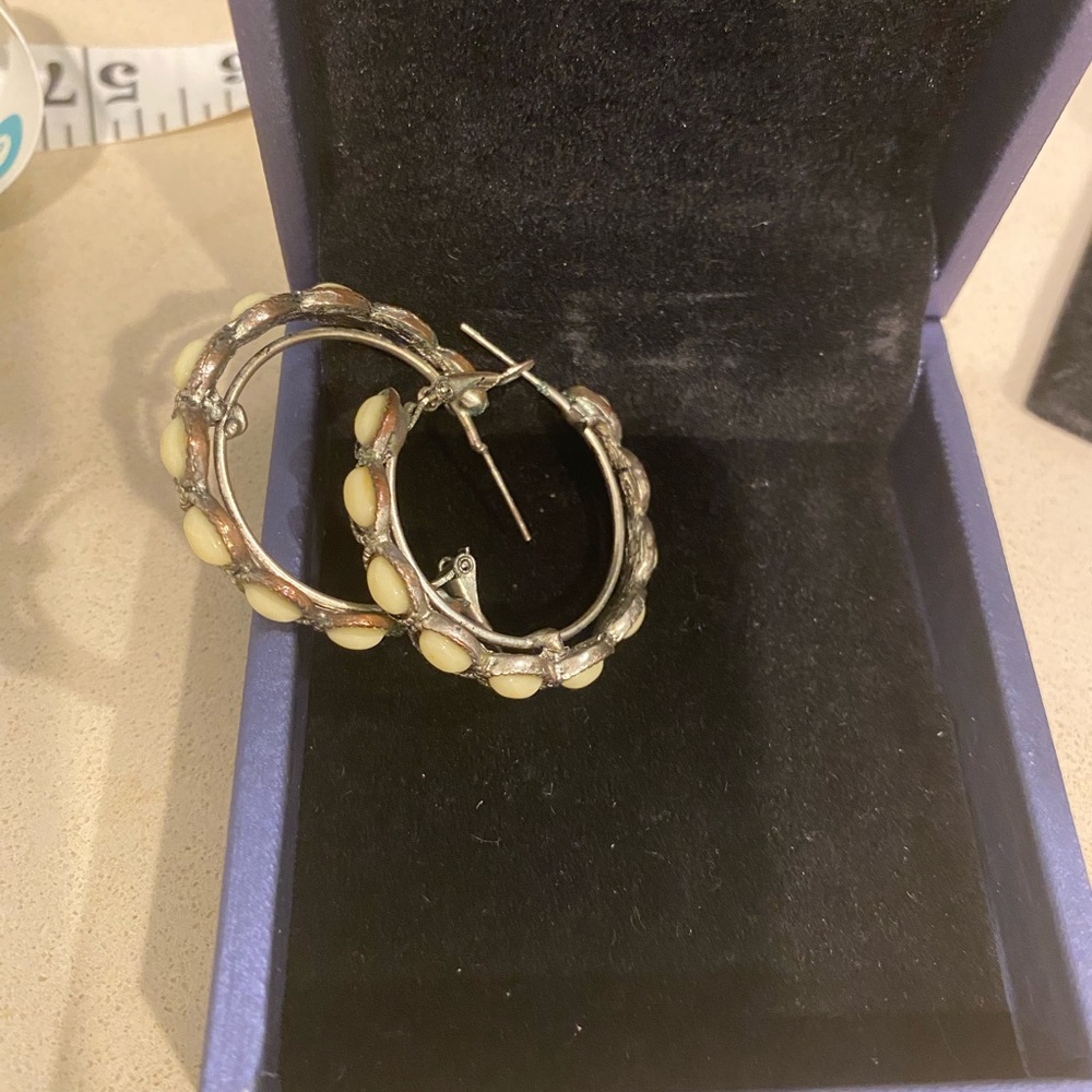 Hoops - Picture 2 of 2